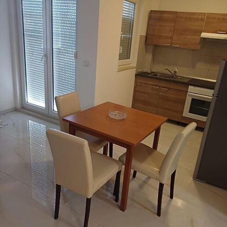 Apartment Zdrave - Free Parking Makarska Bagian luar foto