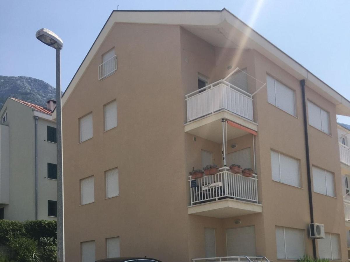 Apartment Zdrave - Free Parking Makarska Bagian luar foto