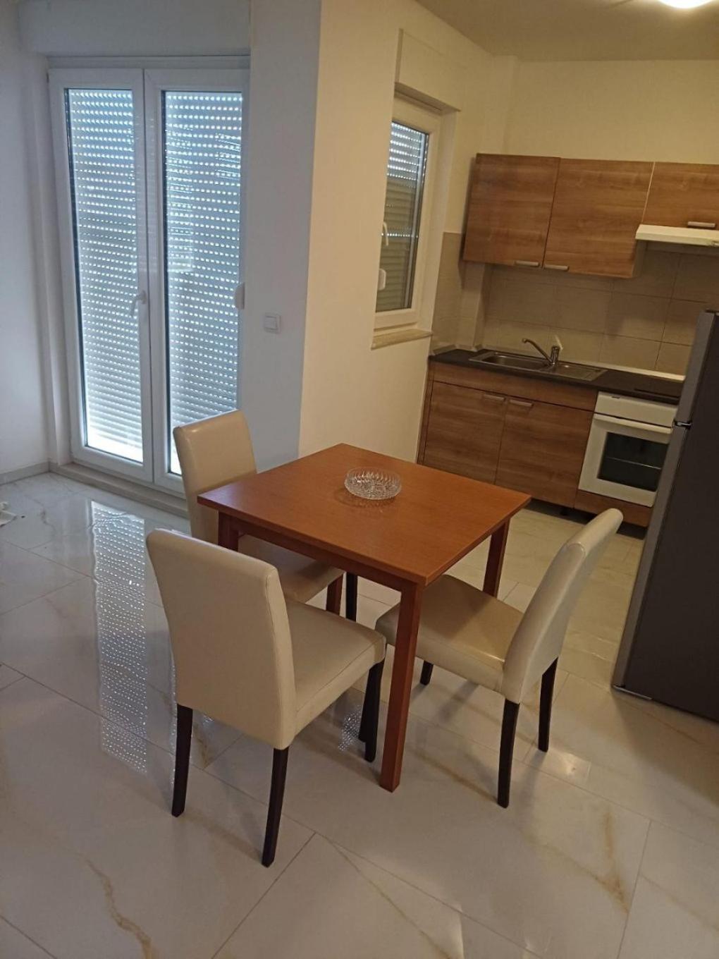 Apartment Zdrave - Free Parking Makarska Bagian luar foto